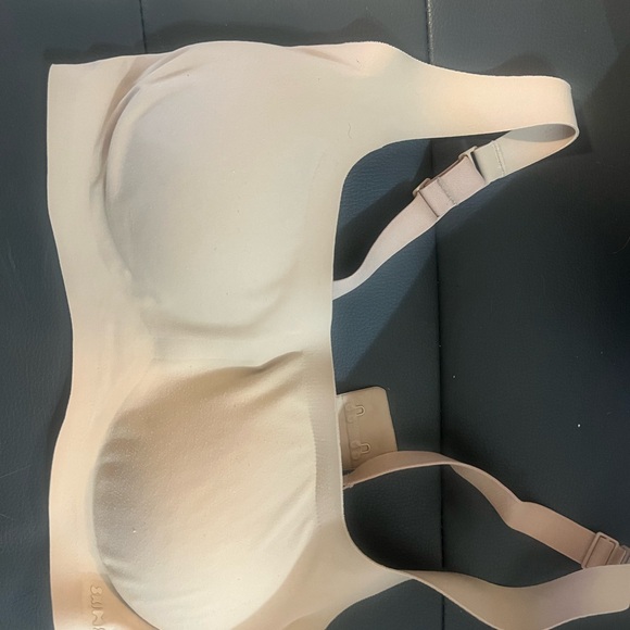 SKIMS NAKED SCOOP BRALETTE | CLAY - Picture 5 of 7